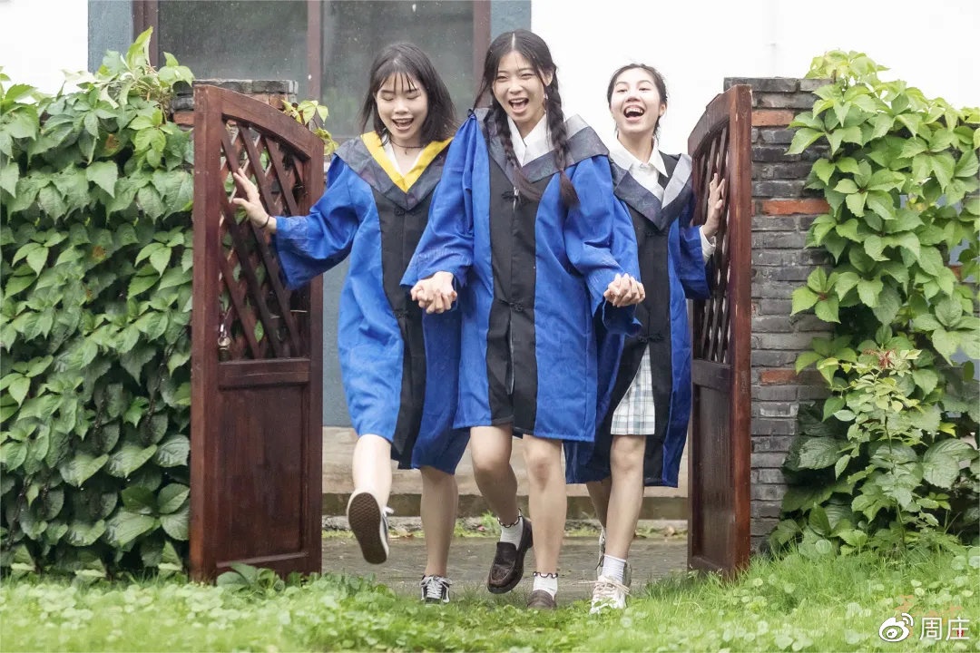 十二間 | 打仲夏裏走(zou)來的(de)少年(nian)。 