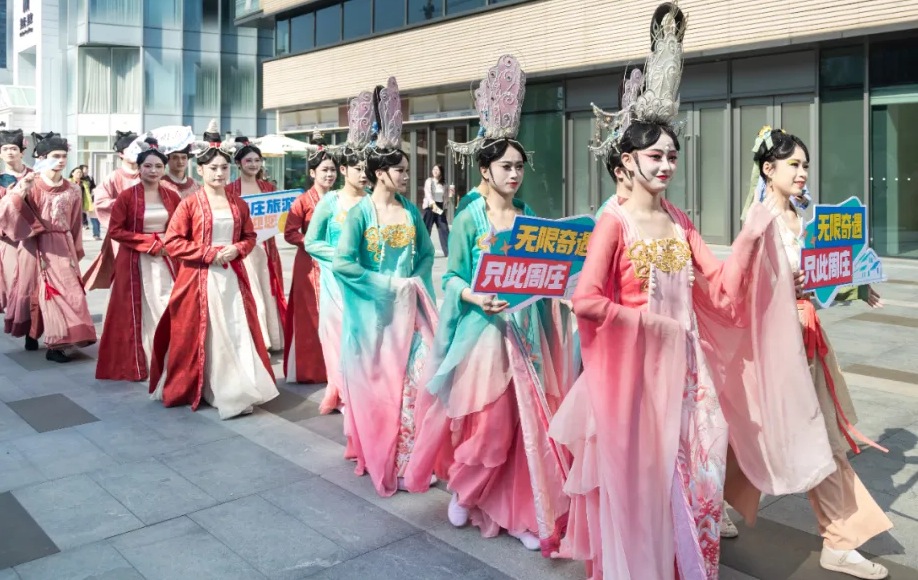 無限(xian)奇遇，《隻此周莊》走(zou)進(jin)昆山(shān)萬象彙